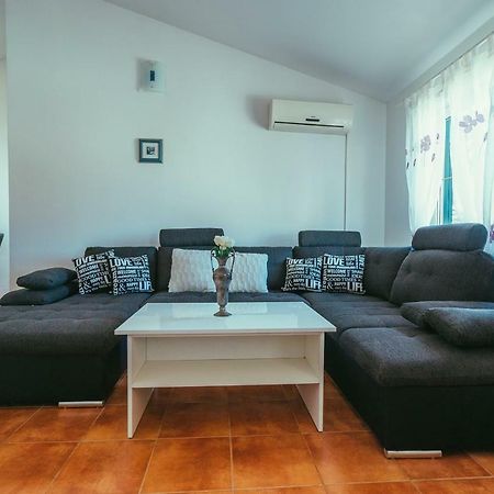 Villa Relax เวลลิคิ ดราเวนนิค ภายนอก รูปภาพ