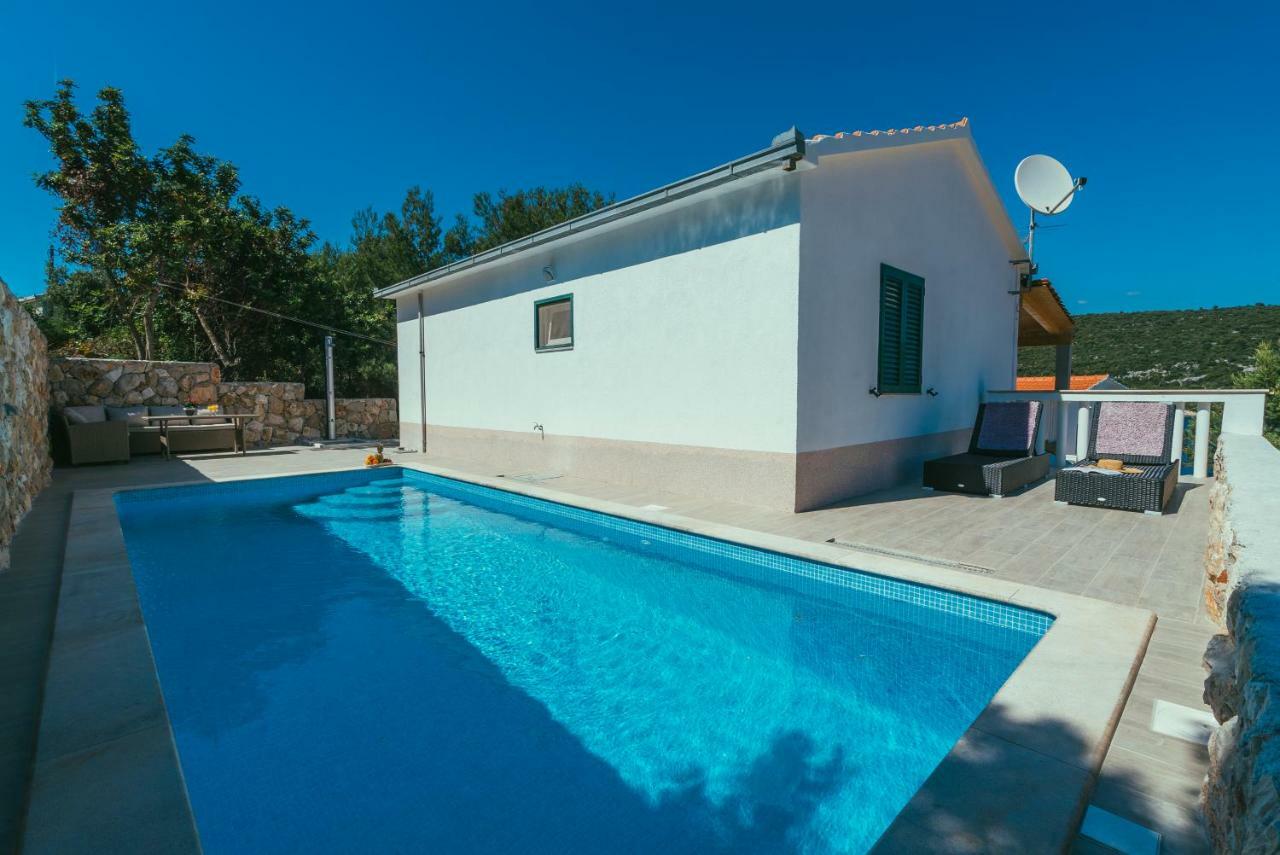 Villa Relax เวลลิคิ ดราเวนนิค ภายนอก รูปภาพ