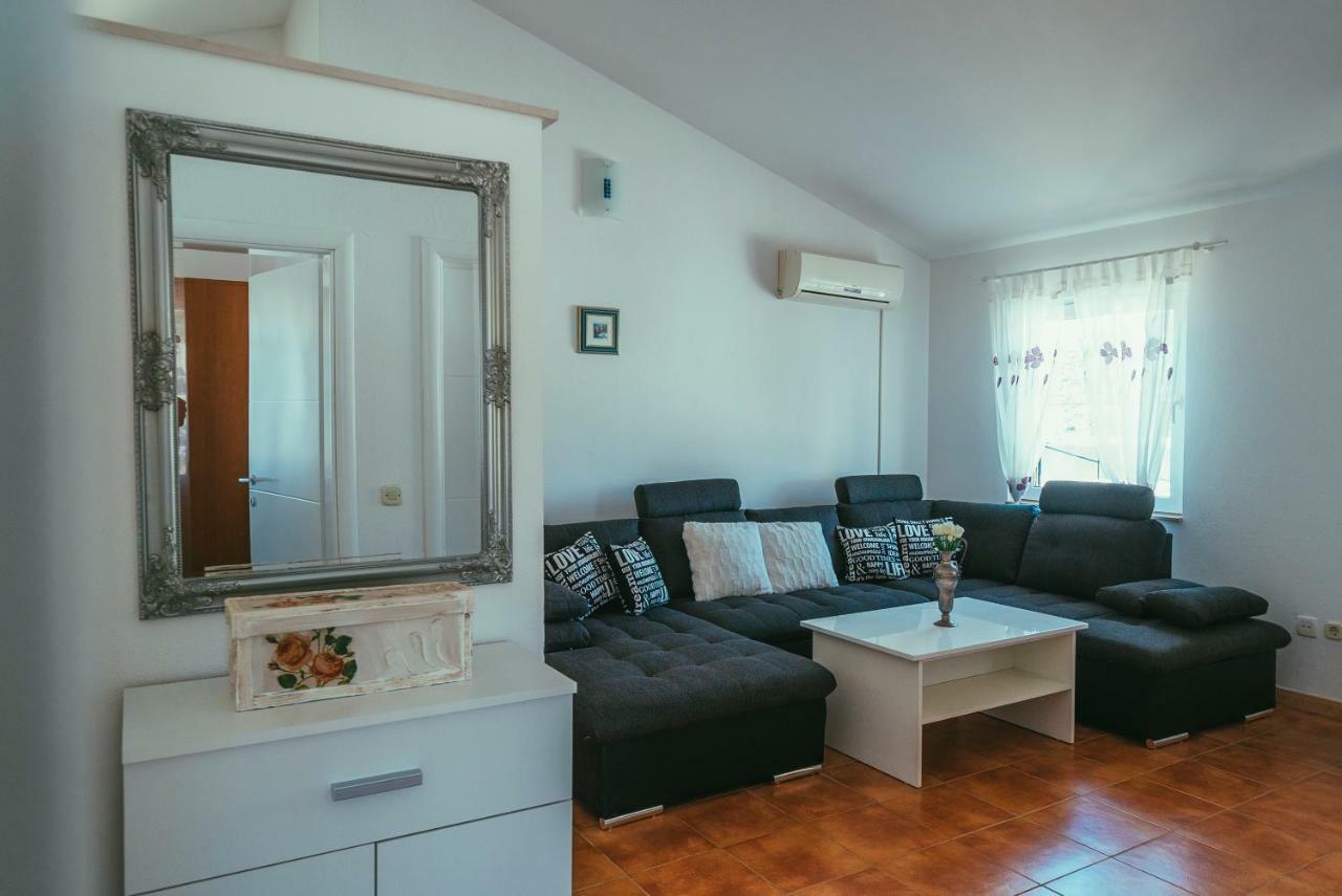 Villa Relax เวลลิคิ ดราเวนนิค ภายนอก รูปภาพ